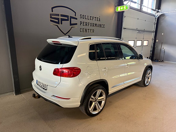 Volkswagen Tiguan 3 of 16