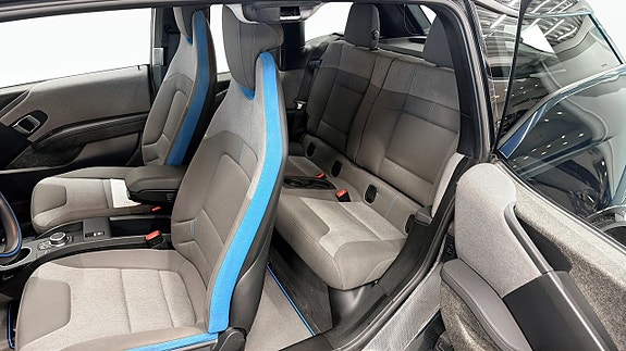 BMW i3 4 of 5