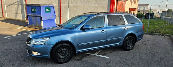 Skoda Octavia 2 of 5