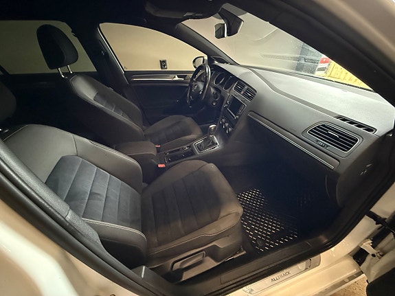 Volkswagen Golf Alltrack 5 of 5