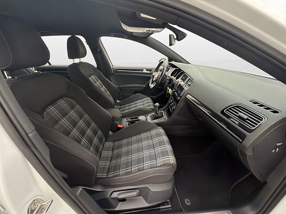 Volkswagen Golf I 24 of 27