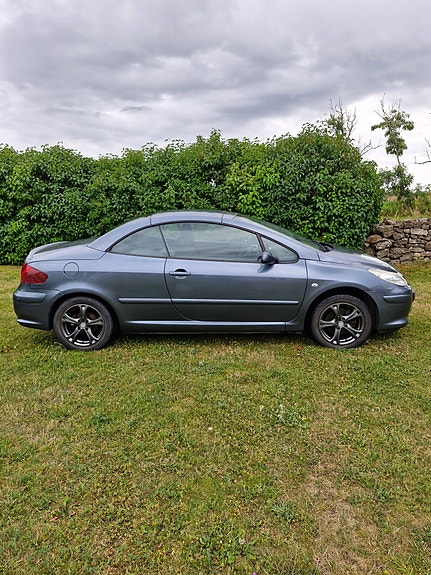 Peugeot 307 CC 2 of 5