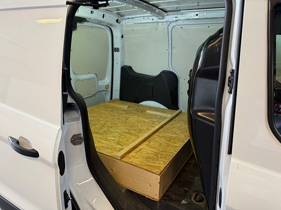 Ford Transit Connect 8 of 13