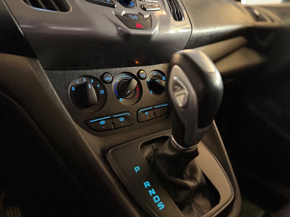 Ford Transit Connect 11 of 13