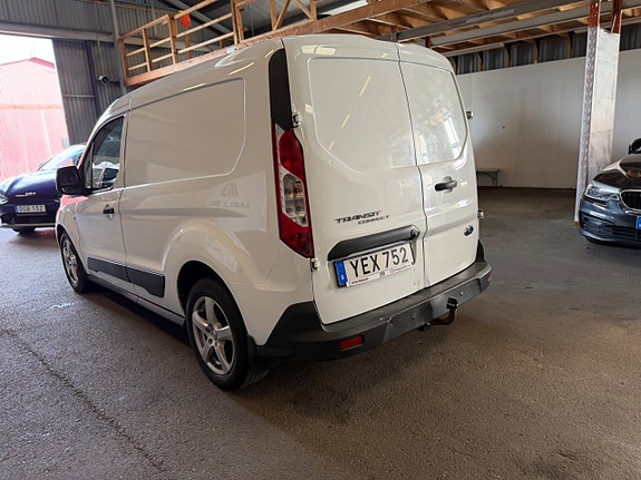Ford Transit Connect 3 of 5