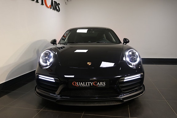 Porsche 911 Turbo S 5 of 5