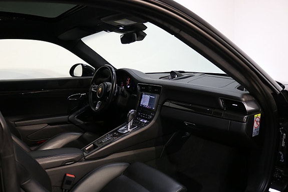 Porsche 911 Turbo S 18 of 25