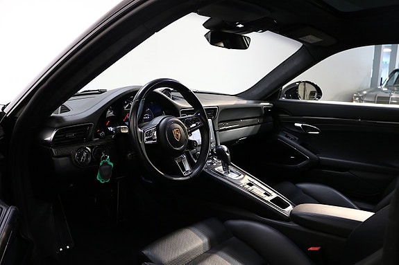 Porsche 911 Turbo S 11 of 25