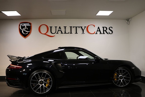 Porsche 911 Turbo S 4 of 5