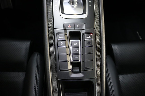 Porsche 911 Turbo S 15 of 25