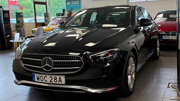 Mercedes-Benz E220 d 2 of 5