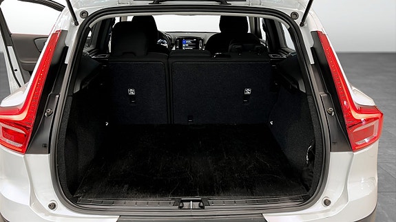 Volvo XC40 12 of 20