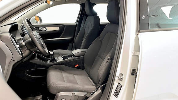 Volvo XC40 13 of 20