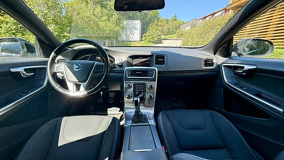Volvo V60 4 of 5