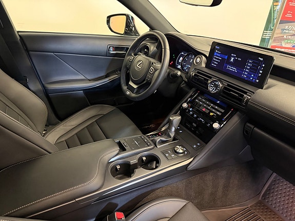 Lexus IS F 8 of 25