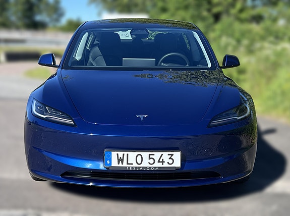 Tesla Model 3 2 of 5