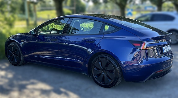 Tesla Model 3 3 of 5