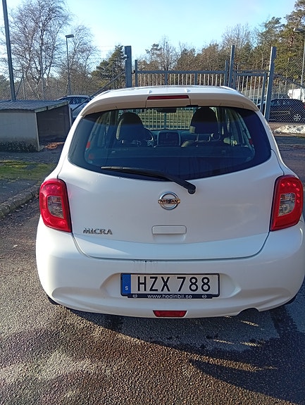 Nissan Micra 4 of 9