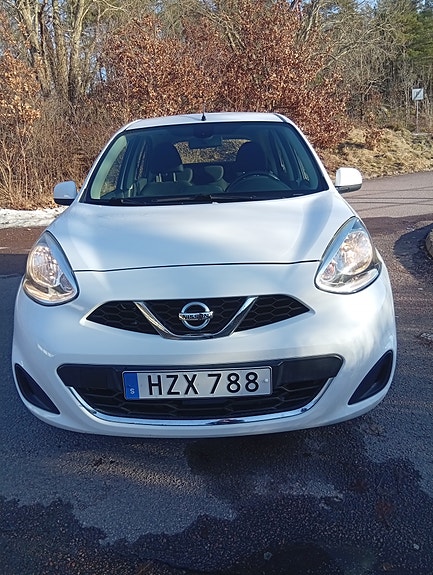 Nissan Micra 2 of 9