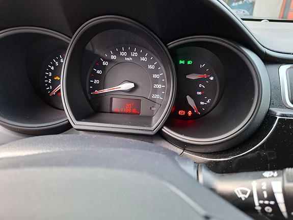 Kia Rio 2 of 5