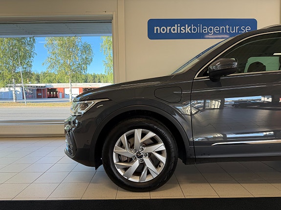 Volkswagen Tiguan 4 of 5