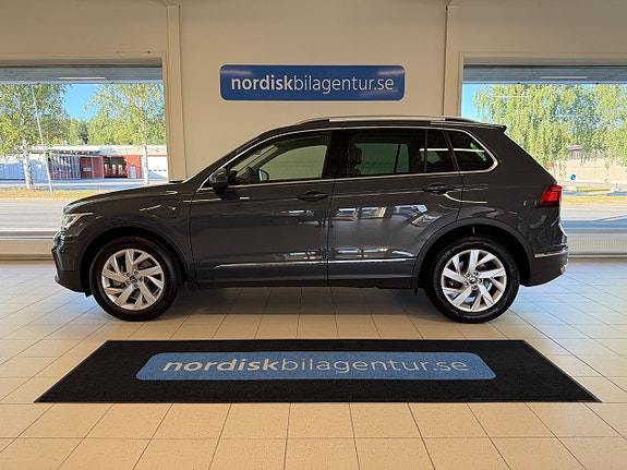 Volkswagen Tiguan 2 of 5