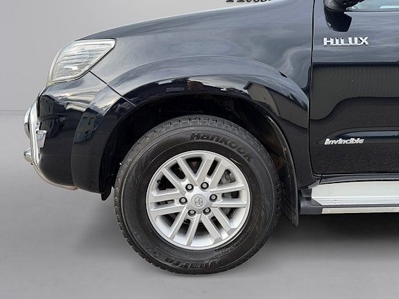 Toyota HiLux 3 of 5