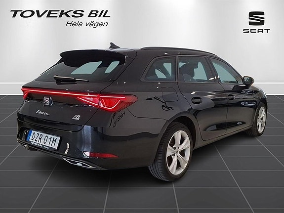 Seat Leon 2 of 5