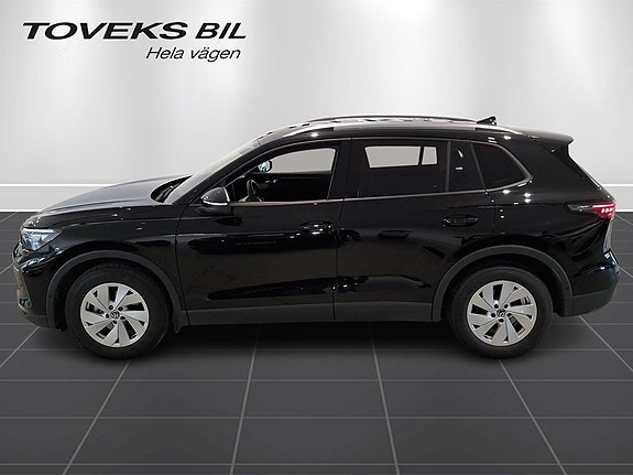 Volkswagen Tiguan 5 of 5