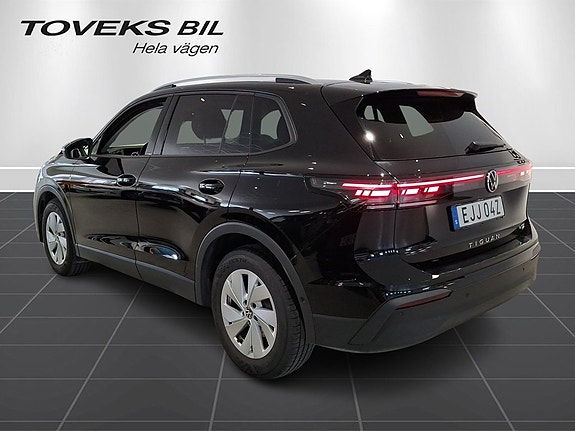 Volkswagen Tiguan 4 of 5