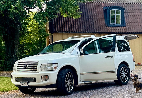 Infiniti QX56 5 of 5