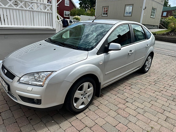 Ford Focus 2 of 5