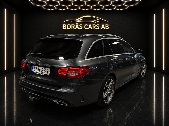 Mercedes-Benz C220 3 of 5