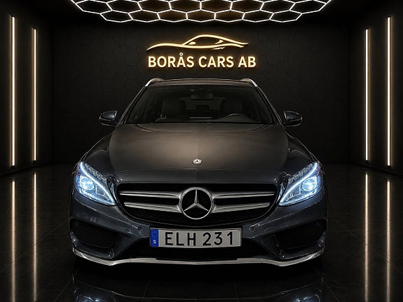 Mercedes-Benz C220 2 of 5
