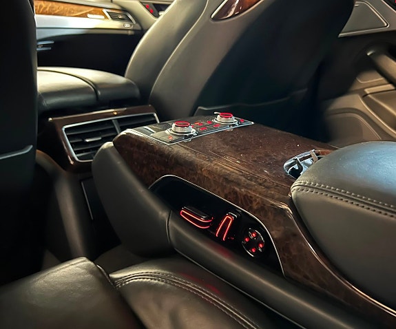 Audi A8 17 of 20