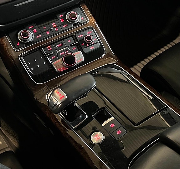 Audi A8 6 of 20
