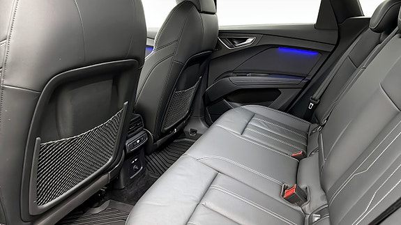 Audi Q4 e-tron 12 of 18