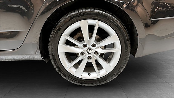 Skoda Octavia 6 of 15