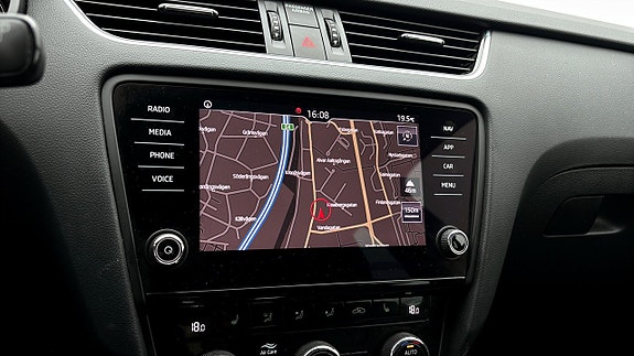 Skoda Octavia 9 of 15