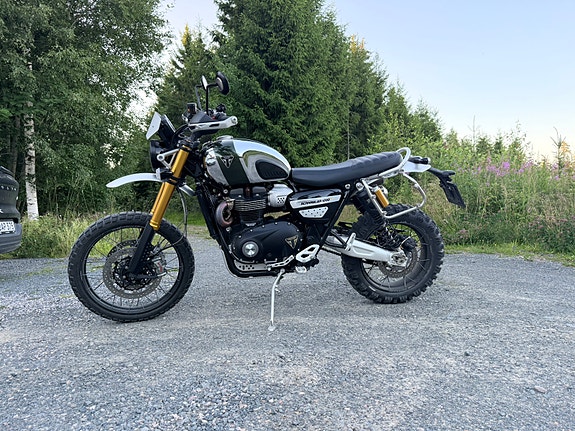 Triumph SCRAMBLER 1200 XE Chrome Edition 2 of 5