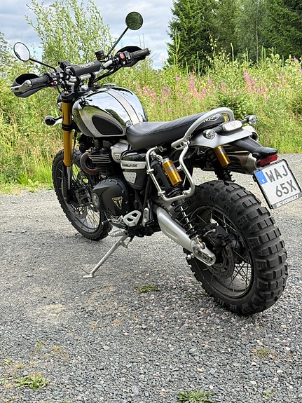 Triumph SCRAMBLER 1200 XE Chrome Edition 4 of 5