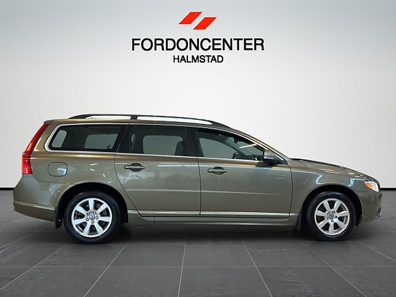 Volvo V70 4 of 5