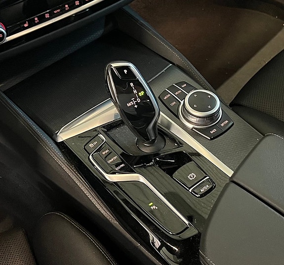 BMW 520d 9 of 17