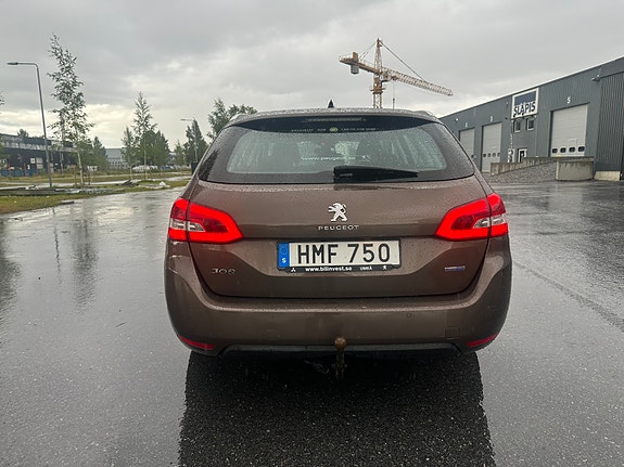 Peugeot 308 SW 4 of 5