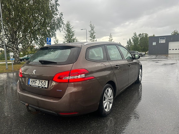 Peugeot 308 SW 5 of 5
