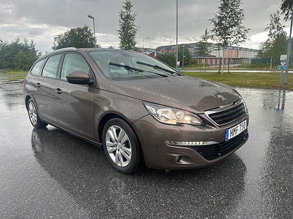 Peugeot 308 SW 3 of 5
