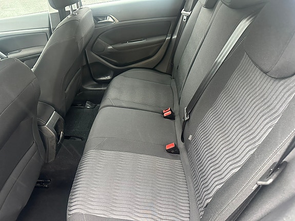 Peugeot 308 SW 8 of 10
