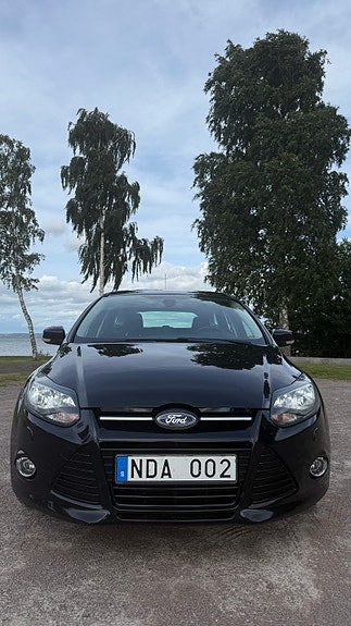Ford Focus 2 of 5