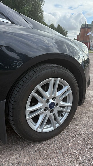 Ford Focus 5 of 5
