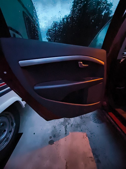 Volvo V70 6 of 28